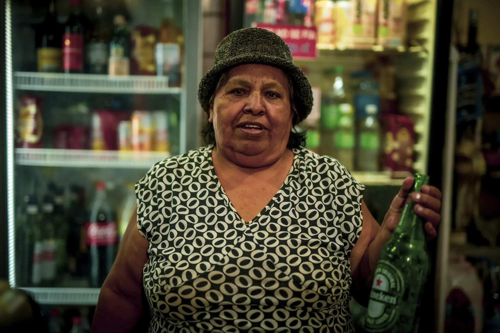 Retrato de una almacenera del barrio